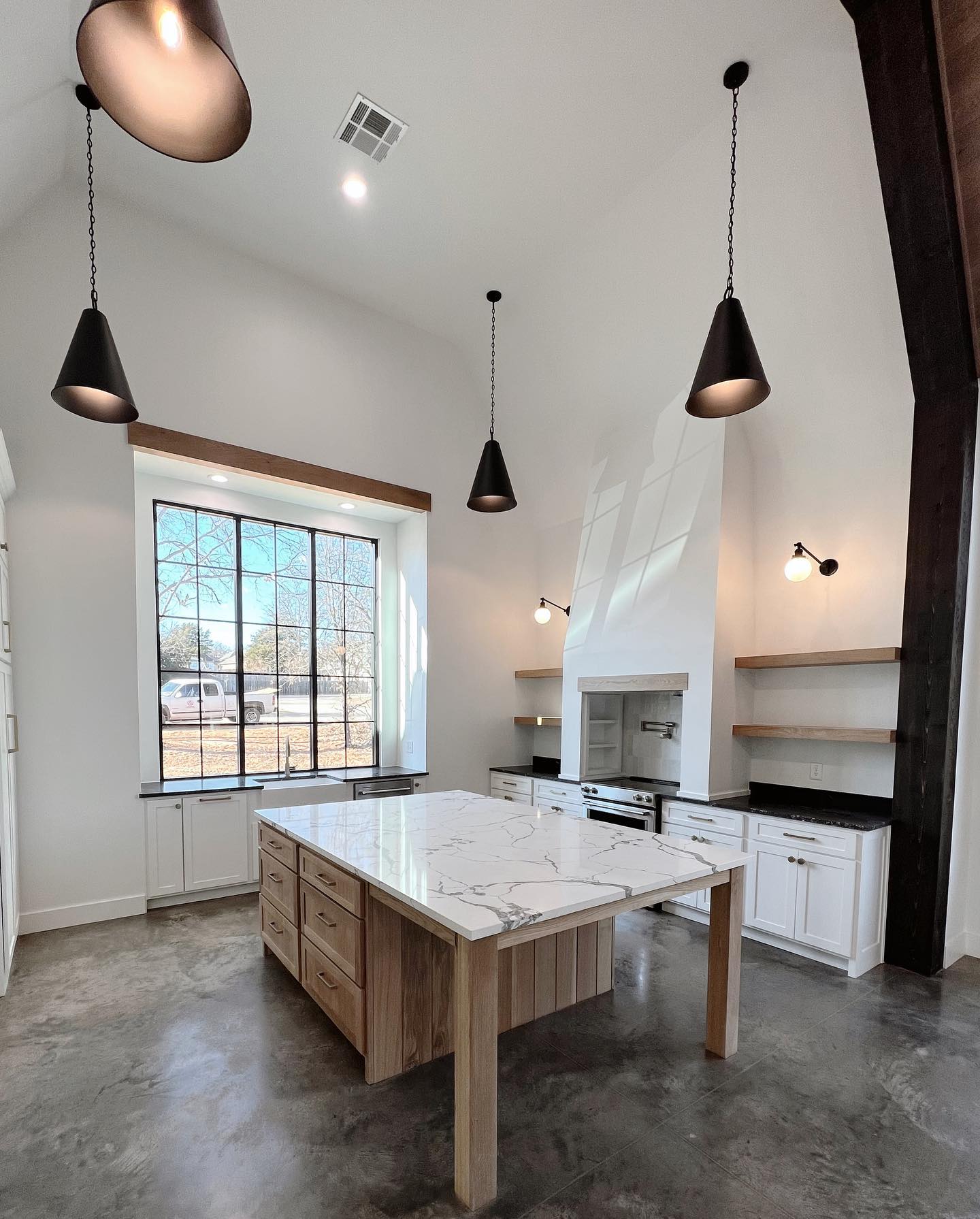 Barn home kitchen lighting
