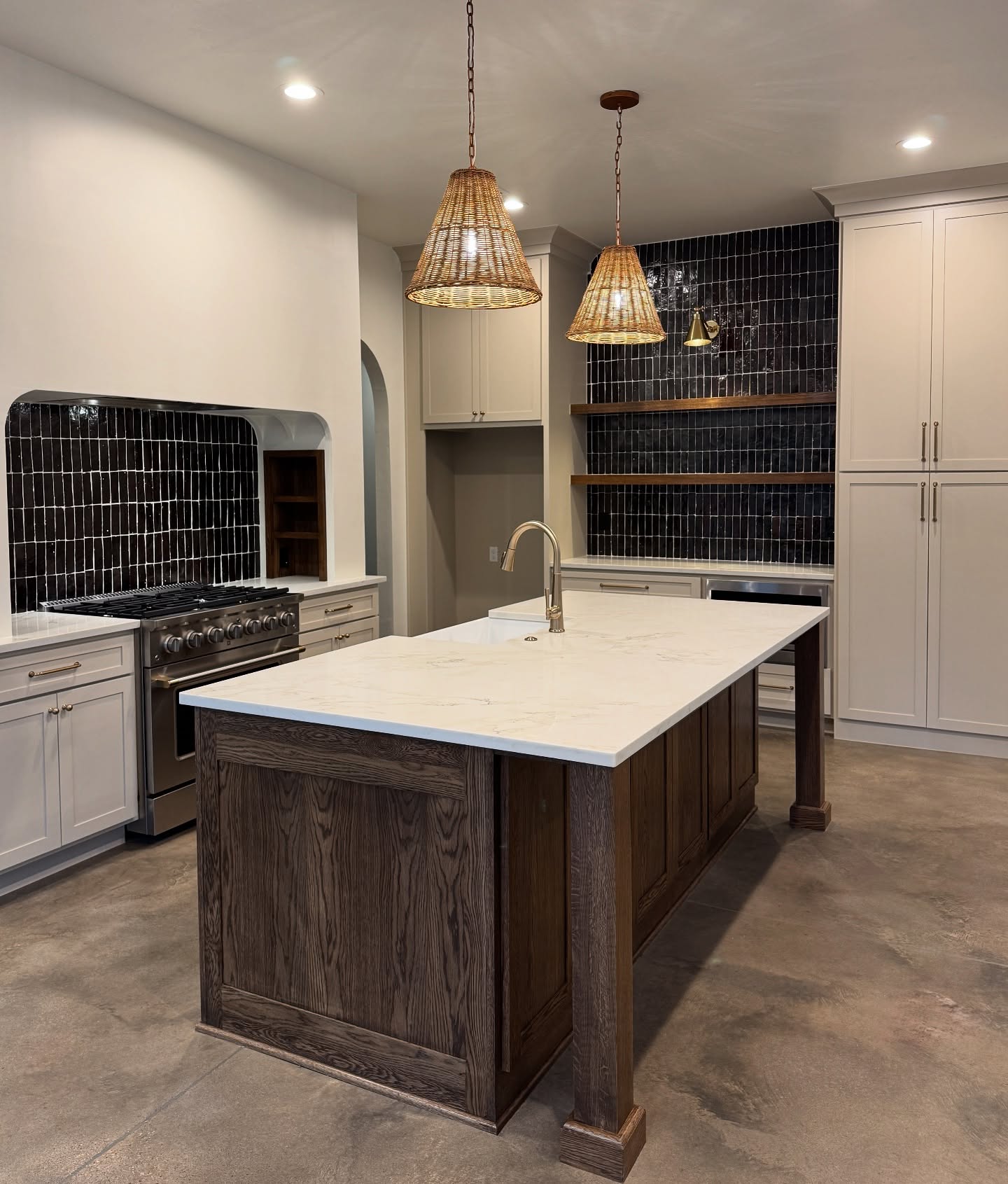 Kitchen wicker pendant lighting